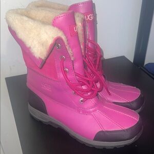 UGG Women's Bright Pink Lace-Up Winter Boots with Shearling Collar